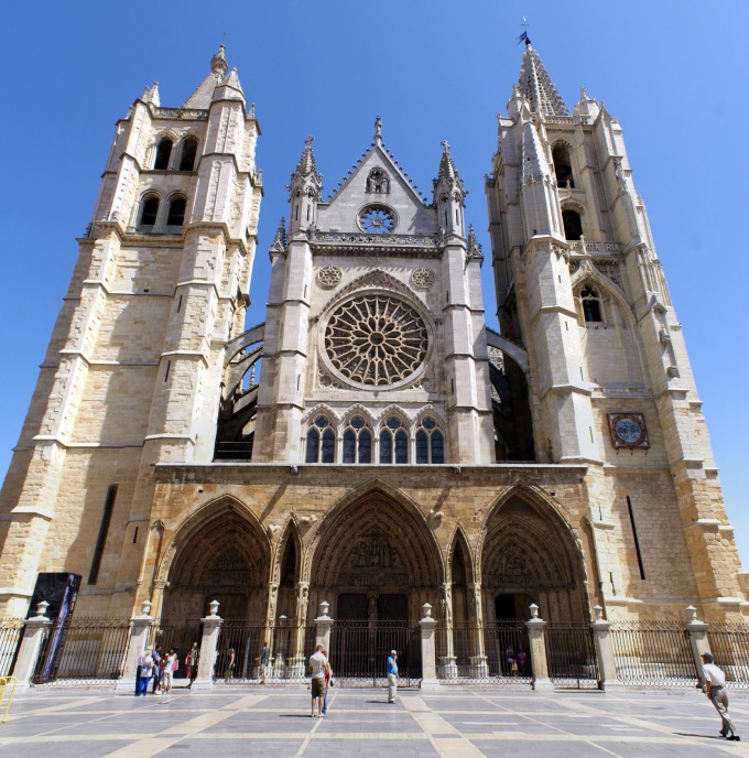 Fachada_de_la_Catedral_de_León