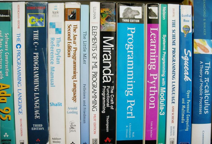 1280px-Programming_language_textbooks
