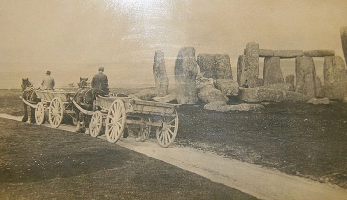 Stonehenge_with_farm_carts,_c._1885